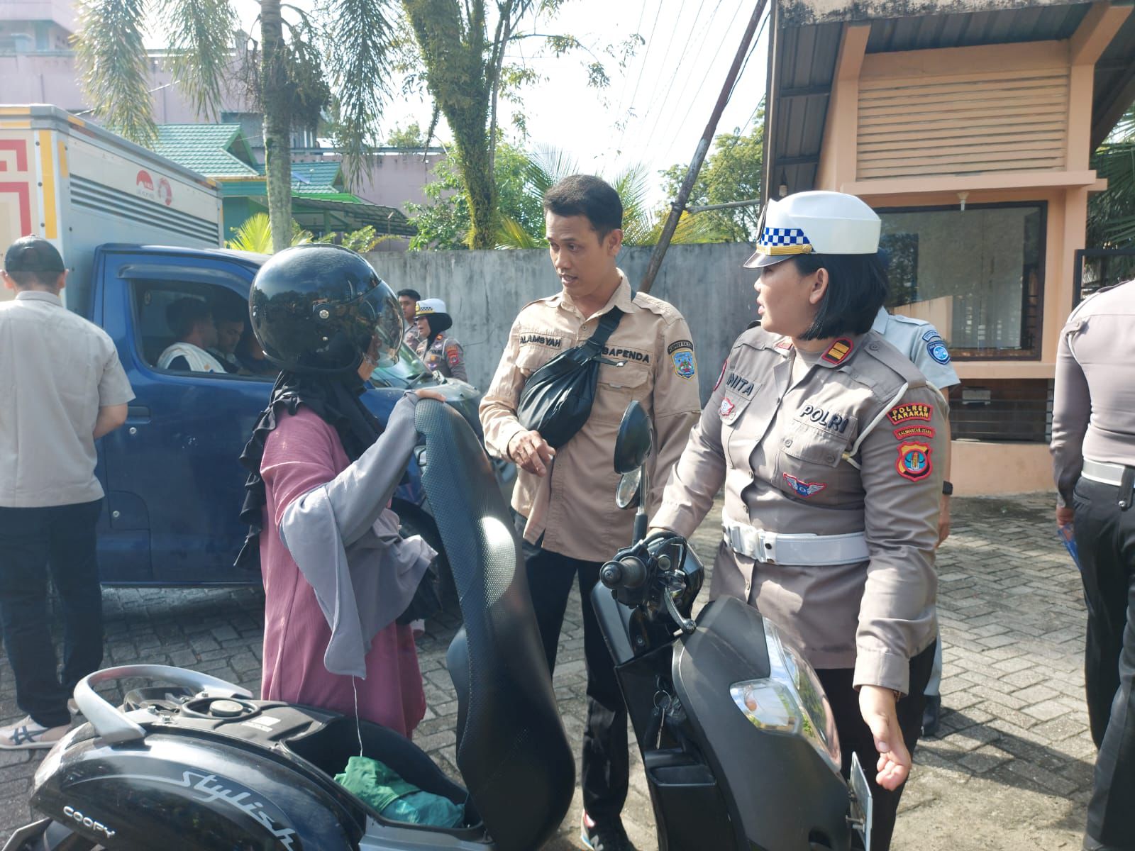 IMBAUAN: Satlantas Polres Tarakan mengimbau masyarakat untuk membayar pajak kendaraan dan mematuhi aturan keselamatan berlalu lintas. 