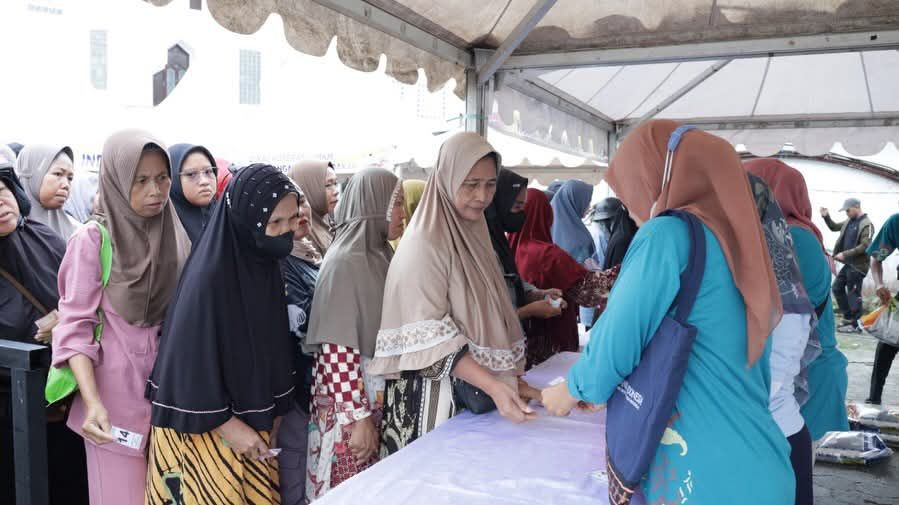 AMAN : GPM yang berlangsung di Kota Tarakan dipantau langsung oleh Satreskrim Polres Tarakan untuk memastikan distribusi pangan berjalan aman serta tepat sasaran.  