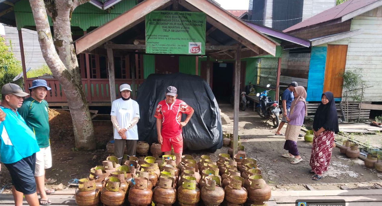 AMAN: Distribusi lpg 3 kg berjalan lancar termasuk di pangkalan Desa Sepala Dalung. (FOTO: DOK DISPERINDAGKOP)