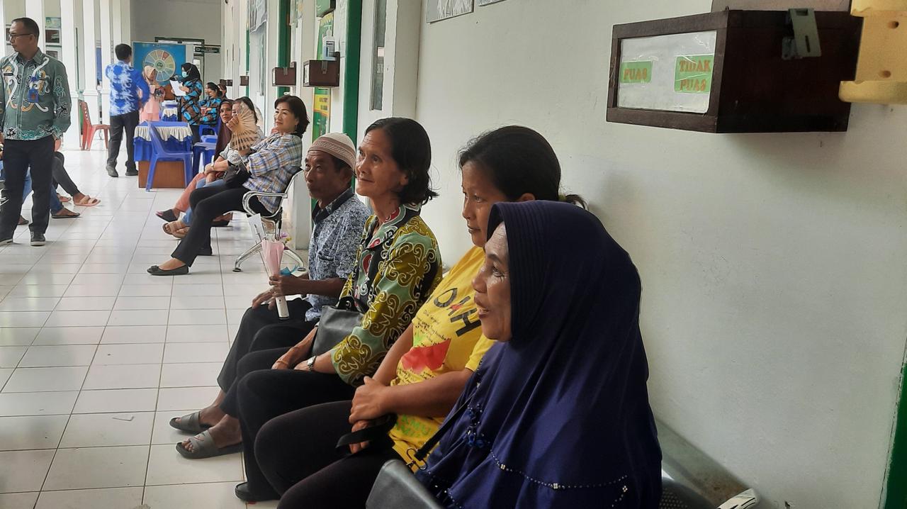 ILUSTRASI: Warga Malinau yang melakukan pemeriksaan kesehatan gratis di Puskesmas Desa Tanjung Lapang.