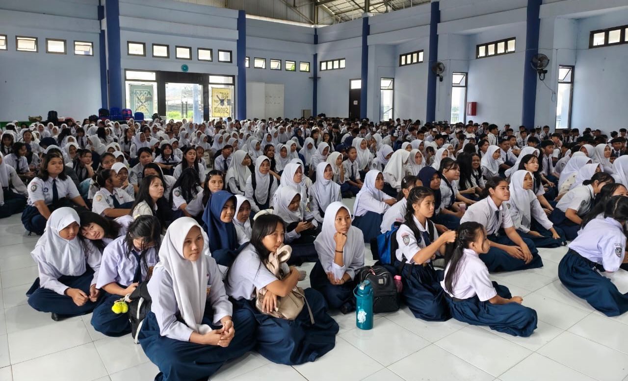 ILUSTRASI: Siswa-siswi SMPN 1 Malinau Kota saat berkumpul di Aula Sekolah mendengarkan sosialisasi.  &nbsp;