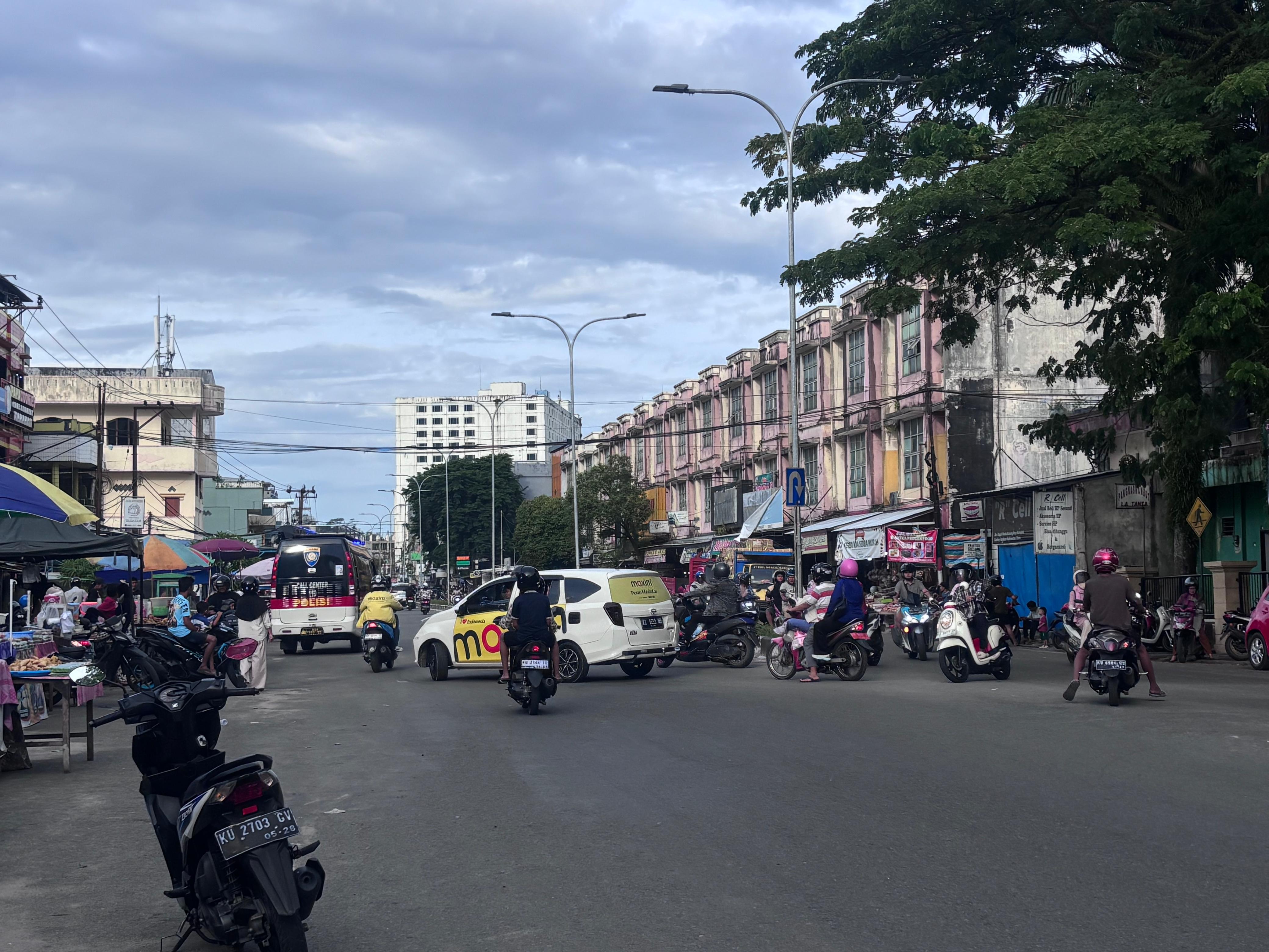 TITIK RAWAN : Satlantas Polres Tarakan meningkatkan pengamanan dan pengaturan arus lalu lintas di sejumlah titik keramaian di Tarakan.