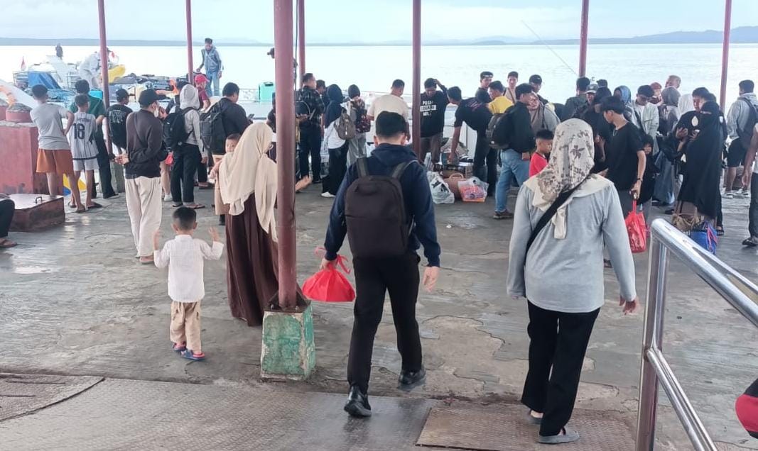 MUDIK : Kenaikan jumlah penumpang tiba di PLBL jelang idulfitri terjadi 3 hari terakhir.  
