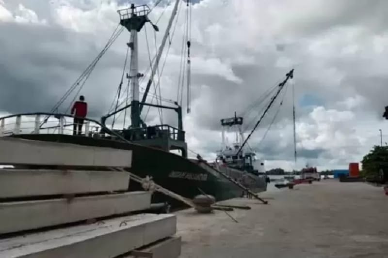 RESMI&nbsp; Aktivitas bongkar muat di Pelabuhan Kayan I, Tanjung Selor.    