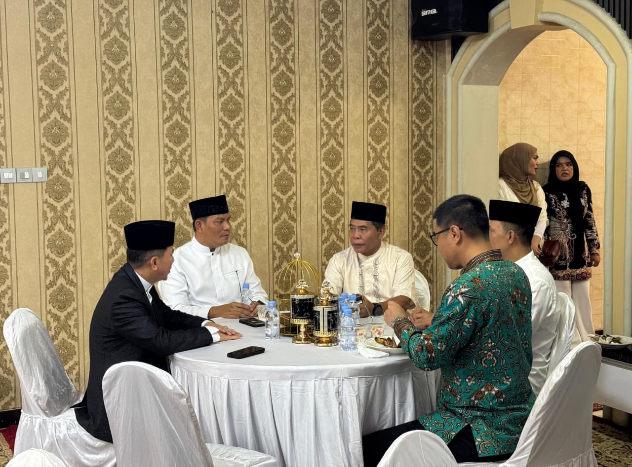 MOMENTUM: Kunjungan sejumlah pejabat di rumah Ketua DPRD Kaltara pada hari raya Idul Fitri 2026. 