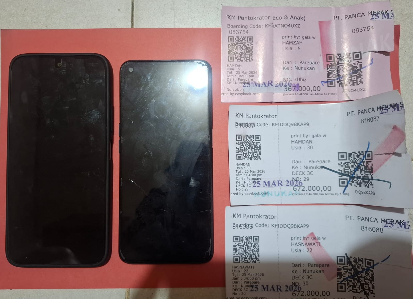 BARANG BUKTI : Penyidik Satreskrim Polres Nunukan mengamankan dokumen perjalanan CPMI berupa tiket dari Parepare menuju Nunukan.