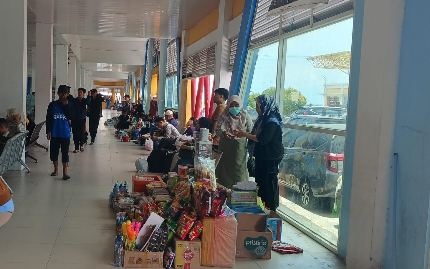 MENJAMUR : Penampakan pedagang di Terminal Dermaga Pelabuhan Tengkayu I.