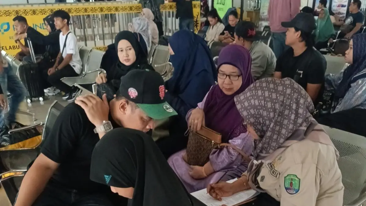PENDATAAN : Petugas BPS Nunukan melakukan pendataan terhadap wisatawan yang berkunjung ke Nunukan.&nbsp;