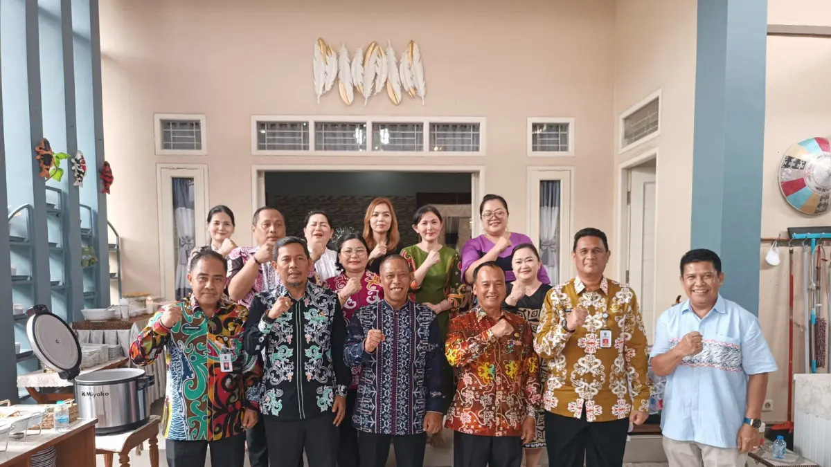 KOMPAK : Pejabat teras di lingkungan Pemkab Bulungan dalam sebuah agenda open house.(Taslee/Radar Tarakan)