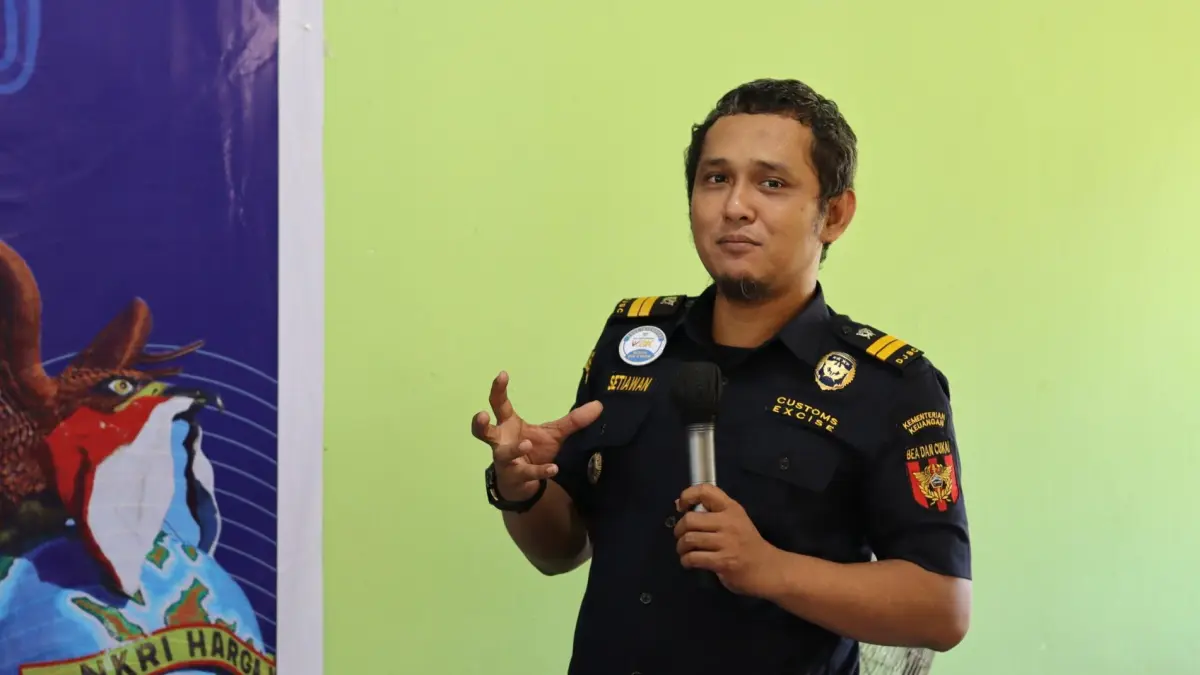 Pemeriksa Bea dan Cukai KPPBC Nunukan&nbsp;Arief Setiawan