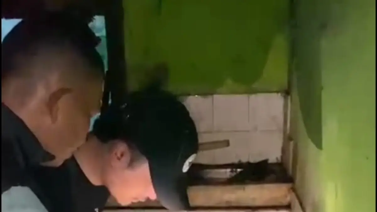 PEMERIKSAAN : Personel Polres Nunukan saat melakukan penelusuran lokasi, identifikasi pihak-pihak yang terlibat, serta pengumpulan bahan keterangan dari warga sekitar.