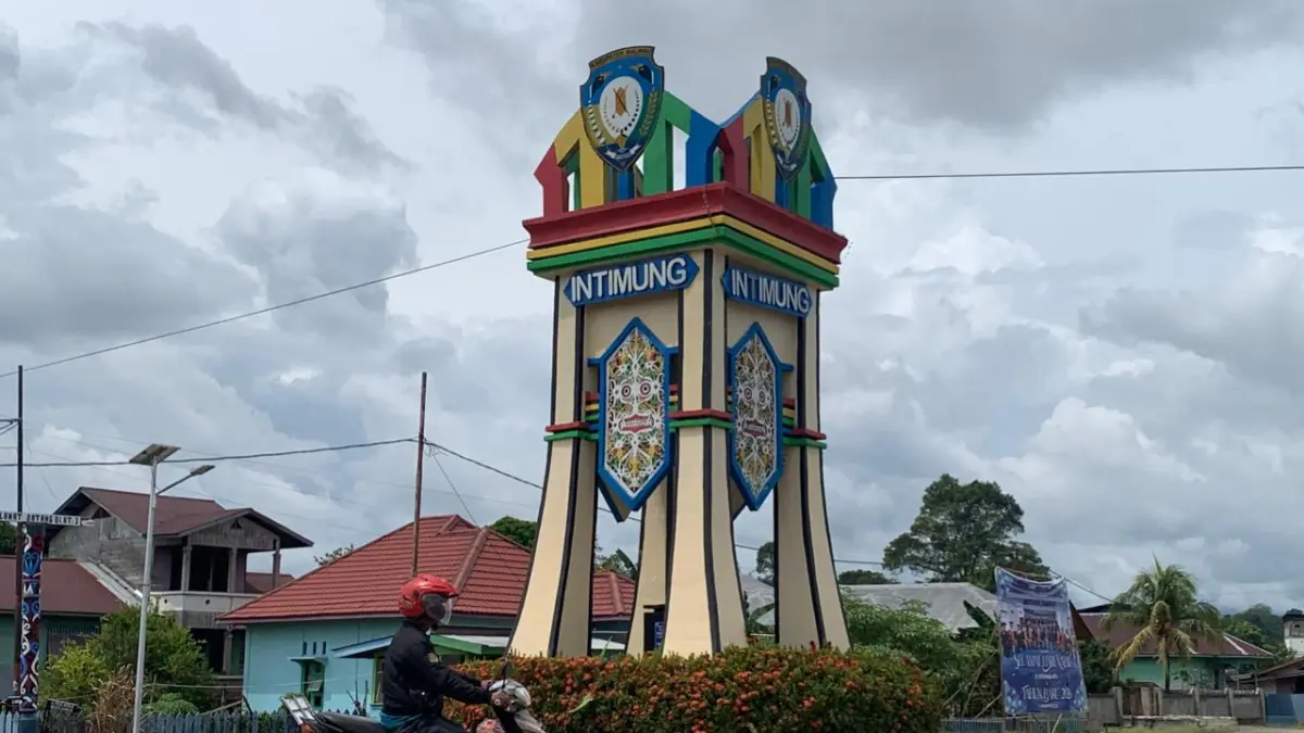 ILUSTRASI: Tugu Intimung di Pulau Sapi salah satu ikon Kabupaten Malinau. FOTO: DIPA/RADAR TARAKAN