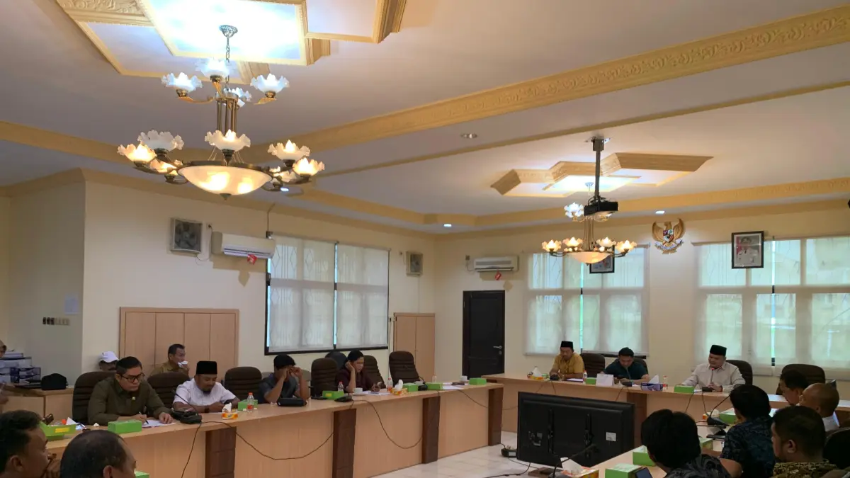 RDP :&nbsp; Suasana Rapat Dengar Pendapat (RDP) di ruang DPRD Tarakan. AGUS DIAN ZAKARIA/RADAR TARAKAN