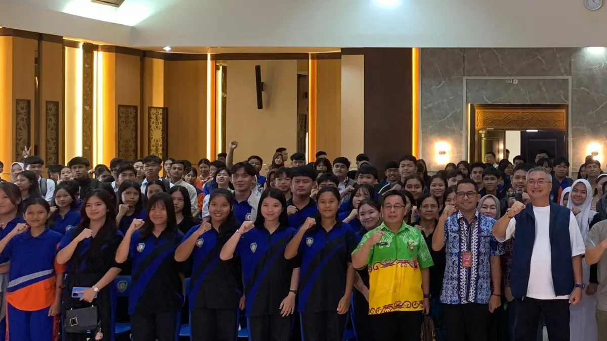 BEASISWA: Siswa-siswi se-Kabupaten Malinau usai mengikuti sosialisasi program beasiswa desa sarjana unggul oleh Bupati Malinau. FOTO: DIPA/RADAR TARAKAN
