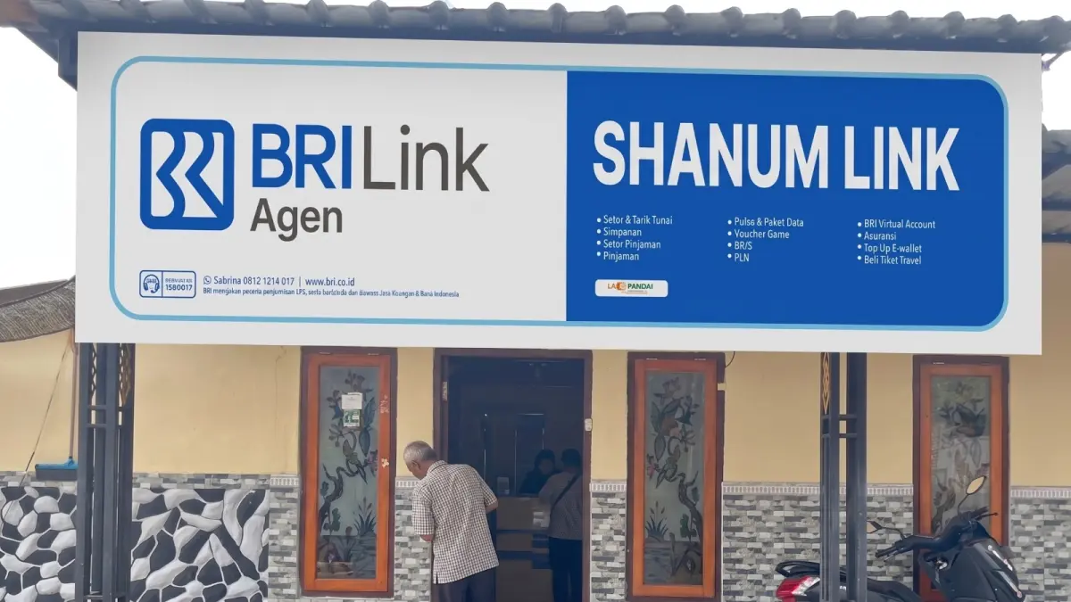 Berawal dari nasabah Mekaar, Novi sukses jadi pengusaha sandal dan Agen BRILink 