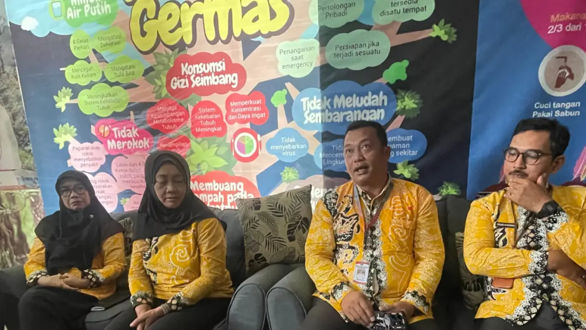 KONFERENSI : Dinkes Tarakan memberikan pernyataannya di hadapan awak media. AGUS DIAN ZAKARIA/RADAR TARAKAN