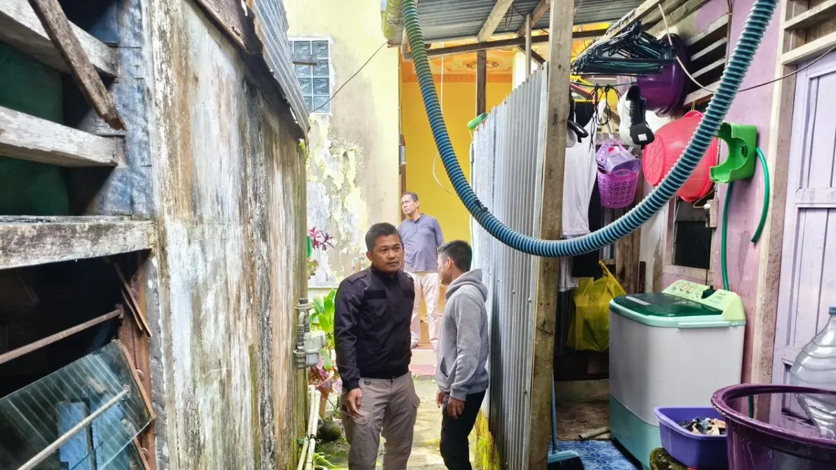 PATROLI : Petugas BNNK Tarakan melakukan patroli di sejumlah titik yang dilaporkan rawan peredaran narkotika. ISTIMEWA