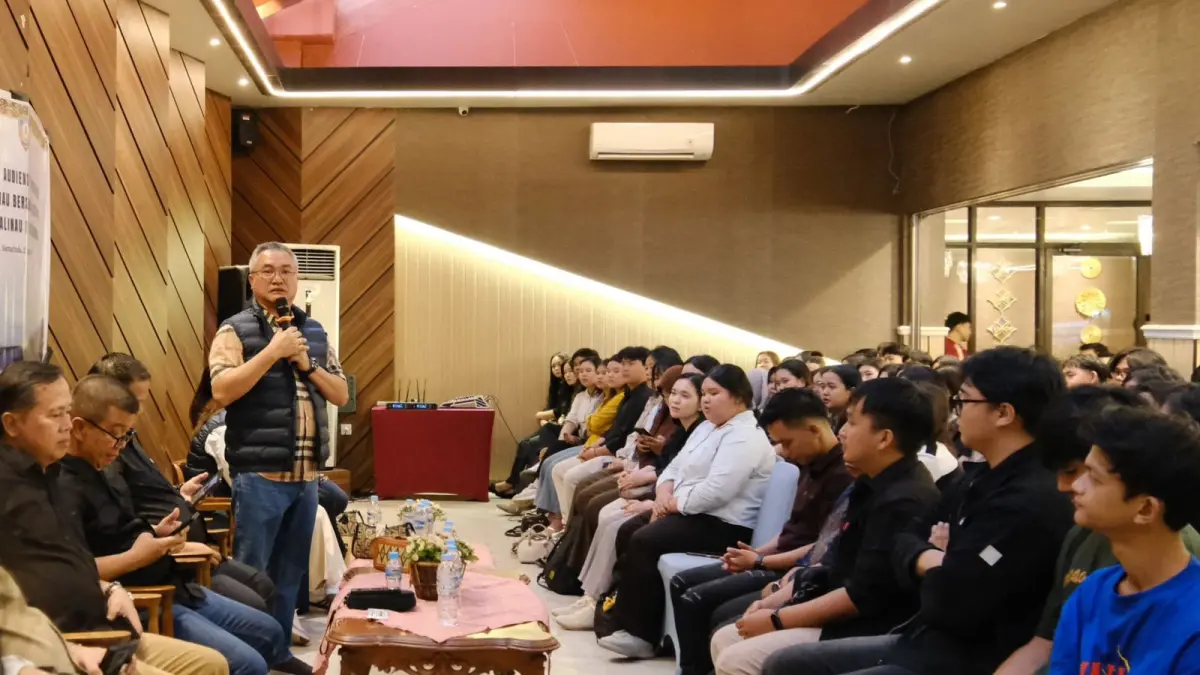 DIPA/RADAR TARAKAN

DIALOG: Bupati Wempi saat menyampaikan arahan kepada mahasiswa asal Malinau yang berkuliah di Samarinda.