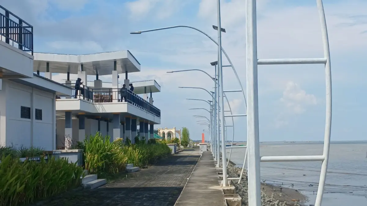 SEPI : Suasana Pantai Ratu Intan yang direncanakan akan dikelola pihak ketiga. AGUS DIAN ZAKARIA/RADAR TARAKAN