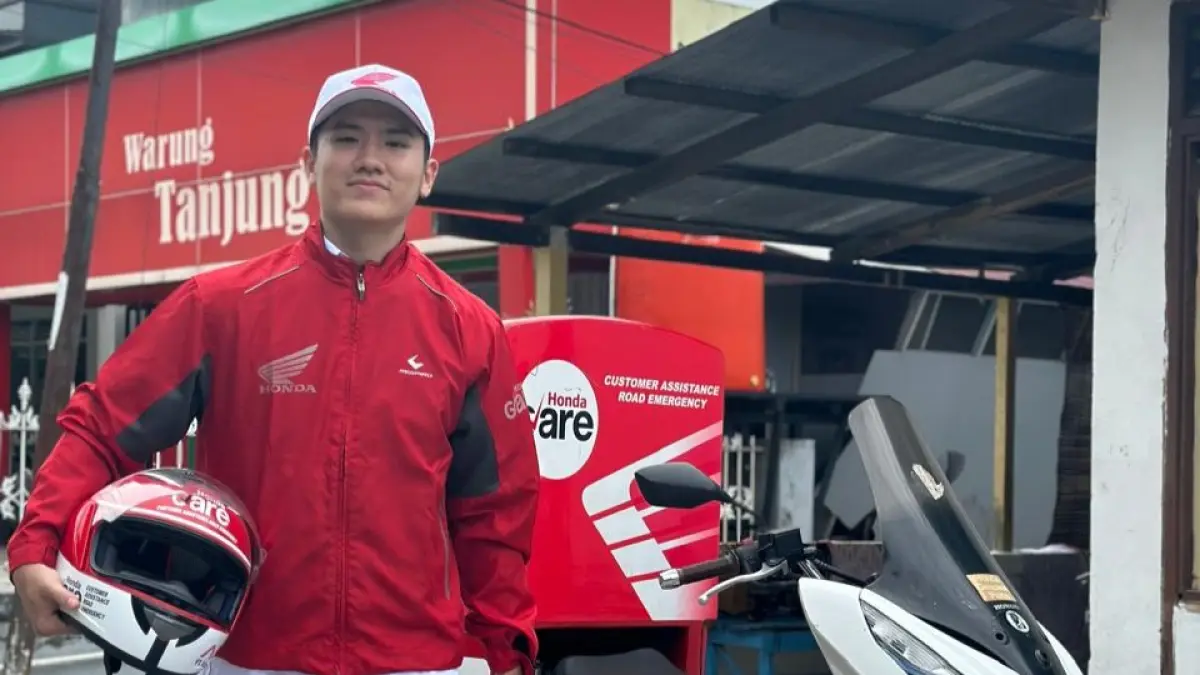 Petugas Honda Care Tarakan bersiaga memberikan layanan bantuan darurat bagi konsumen Honda di Kota Tarakan.