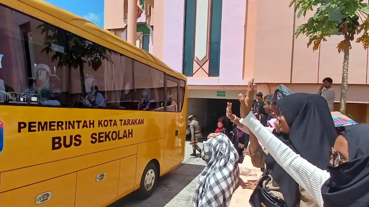 BERANGKAT: Suasana keberangkatan CJH pada tahun 2025. AGUS DIAN ZAKARIA/RADAR TARAKAN