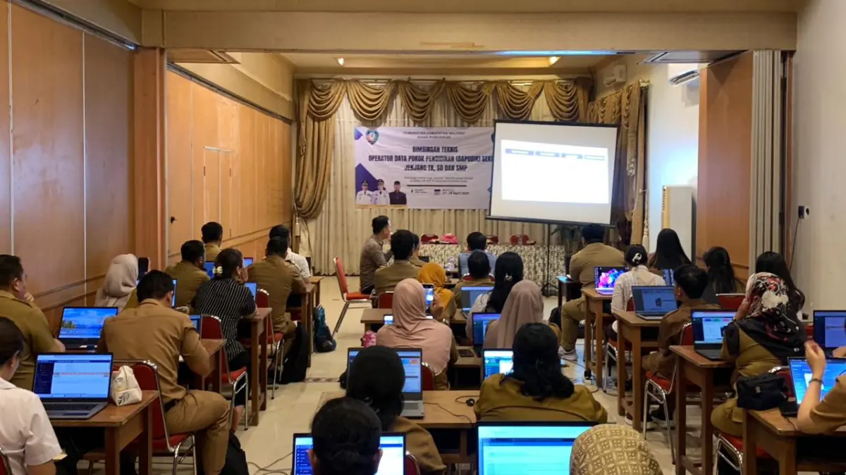 BIMTEK: Operator dapodik dari seluruh satuan pendidikan se-Kabupaten Malinau saat mengikuti bimtek dapodik. FOTO: DIPA/RADAR TARAKAN