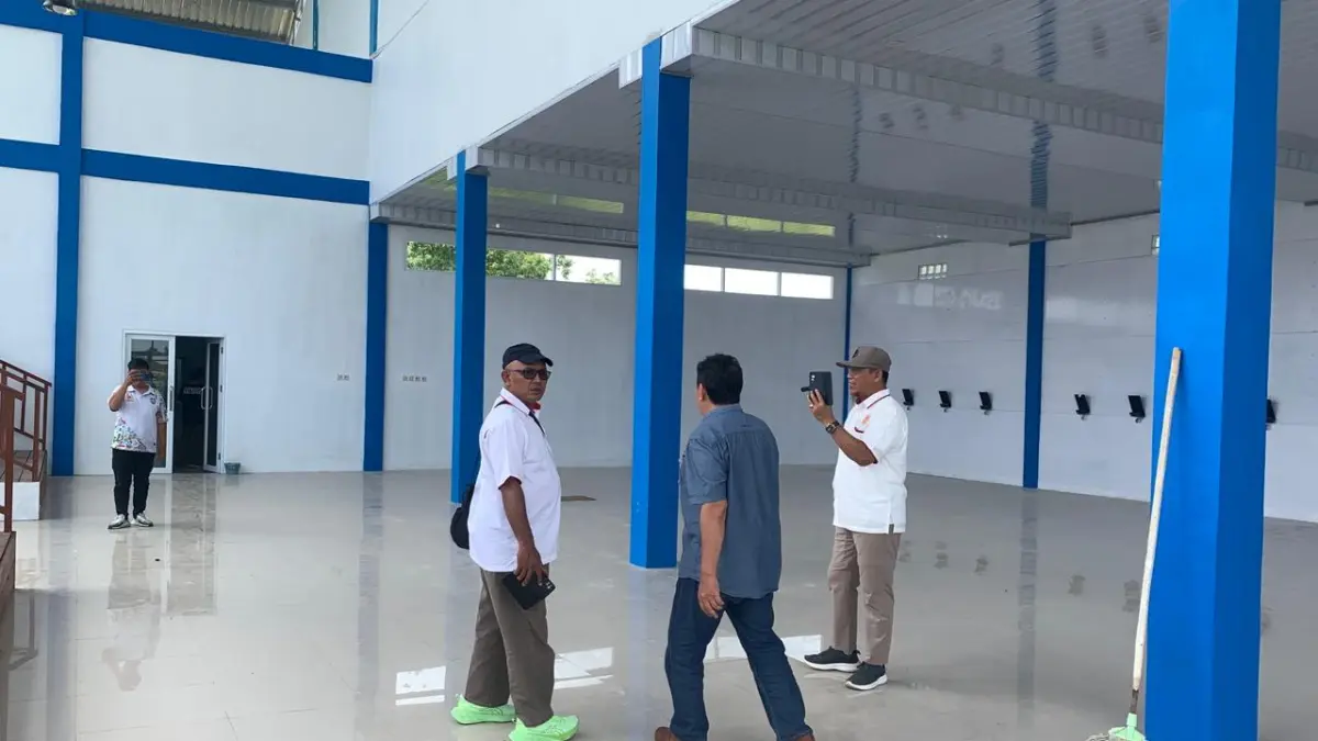 DIGELAR: Panwasrah Porprov II Kaltara saat meninjau venue tembak yang masuk tahap penyelesaian. FOTO: DIPA/RADAR TARAKAN