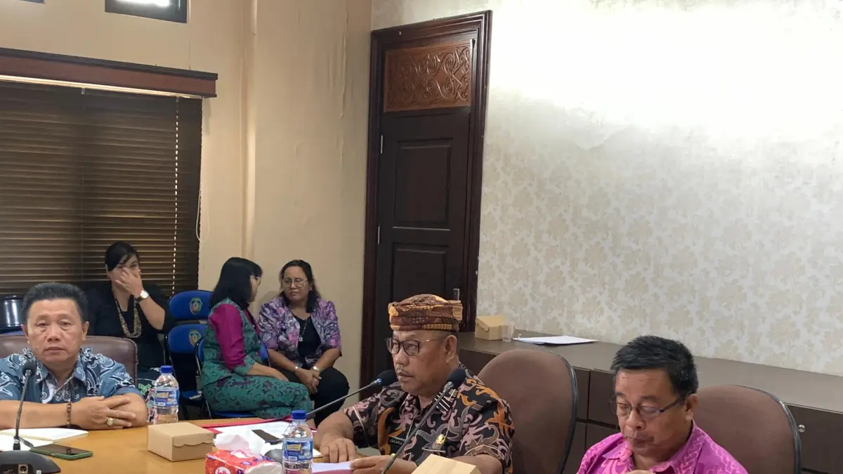 DIPA/RADAR TARAKAN
KLA: Wabup Jakaria saat memimpin rapat evaluasi terkait KLA Kabupaten Malinau.