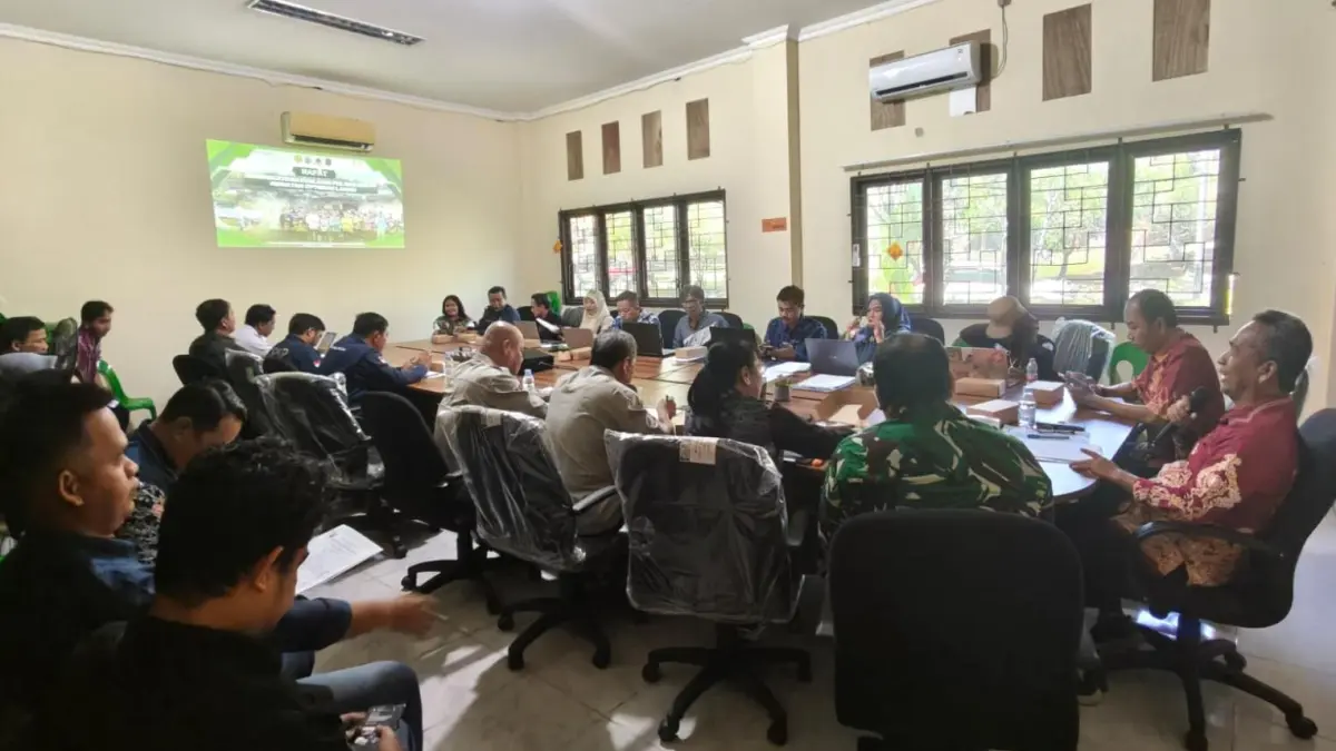 EVALUASI : Dinas Ketahanan Pangan dan Pertanian (DKPP) Nunukan bersama Dinas Pertanian dan Ketahanan Pangan (DPKP) Kaltara dan perwakilan instansi terkait saat melaksanakan pertemuan pembahasan OPLAH.&nbsp;