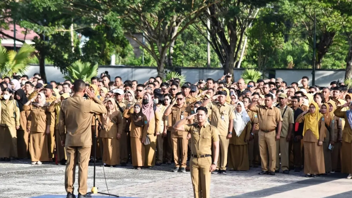 APEL: ASN di lingkup Pemda Bulungan mengikuti apel di Halaman Kantor Bupati Bulungan. FOTO: PEMKAB BULUNGAN