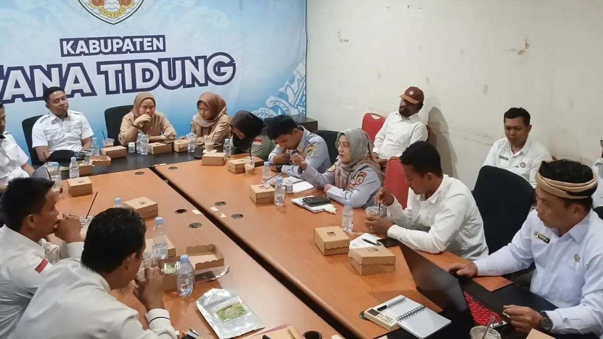 BAHAS NAMA: Rakor Toponimi yang digelar Tapem bersama intansi terkait dan kecamatan Tana Lia di ruang rapat Sekda Tana Tidung, Rabu (6/5).(FOTO: DOK DISHUB KTT)