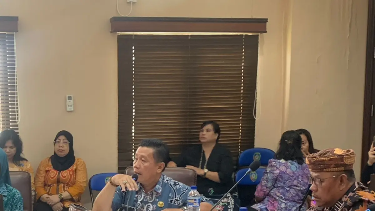 TINGGI: Kepala DP3S Malinau saat memaparkan progres Klaster V pada evaluasi KLA Malinau. FOTO: DIPA/RADAR TARAKAN
