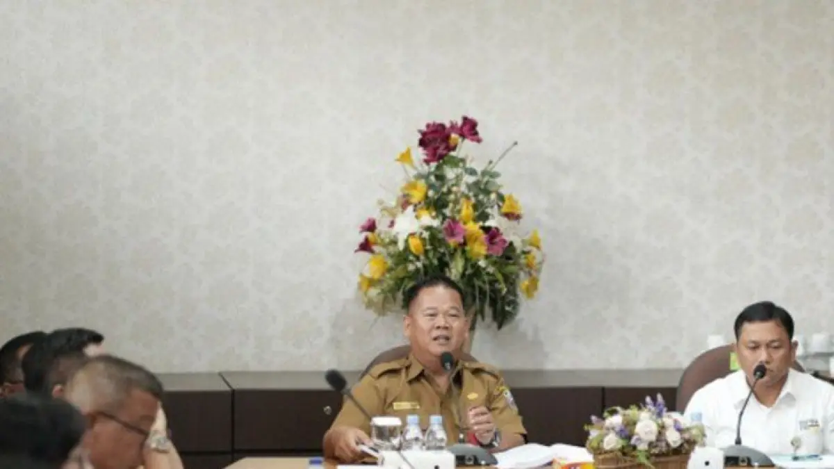 KOMINFO
RAPAT: Sekda Kabupaten Malinau, Ernes Silvanus saat memberi pengarahan kepada OPD Malinau saat kegiatan Exit Meeting.