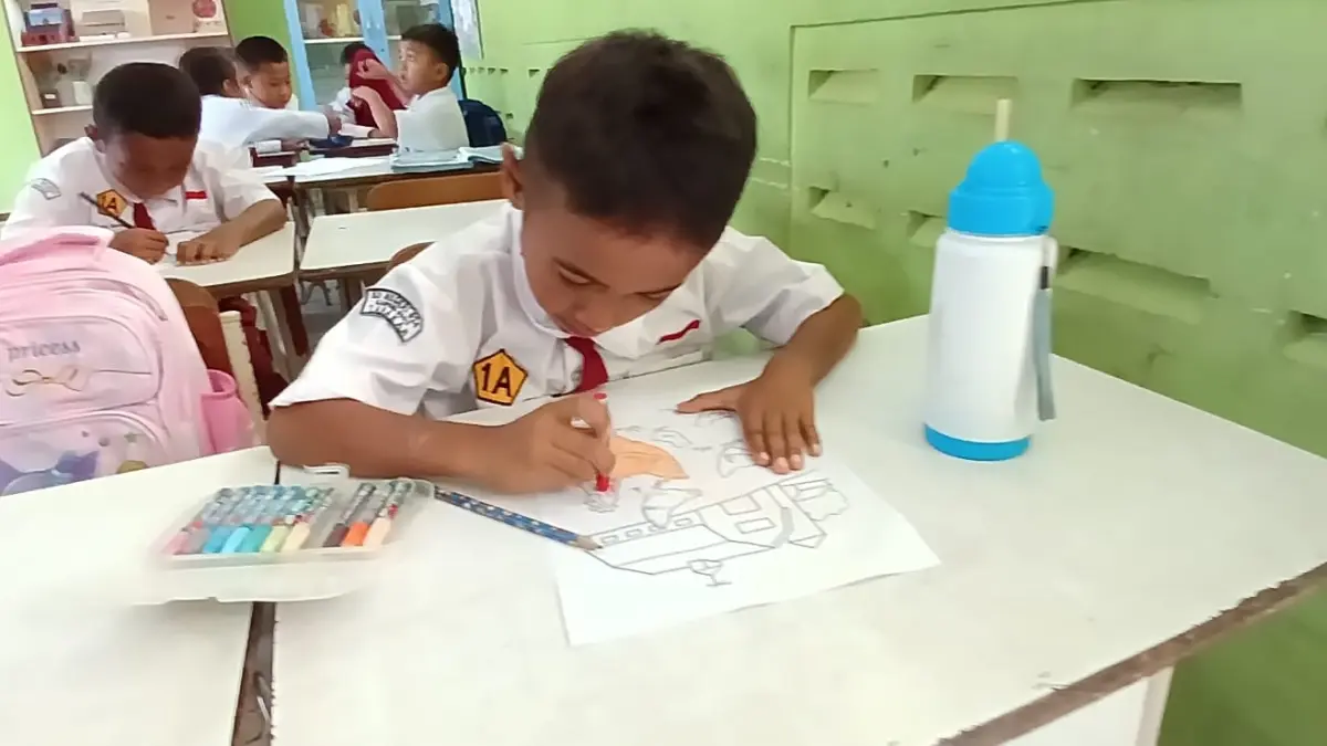 BELAJAR : Aktivitas belajar di salah satu sekolah di Kota Tarakan. AGUS DIAN ZAKARIA/RADAR TARAKAN
