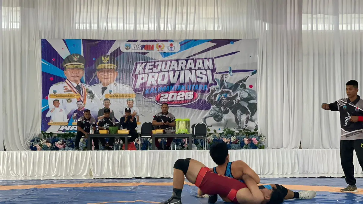 BERPRESTASI: Atlet Gulat Bulungan saat bertanding dalam ajang Kejurprov Gulat Kaltara 2026.&nbsp;FOTO: RADAR TARAKAN