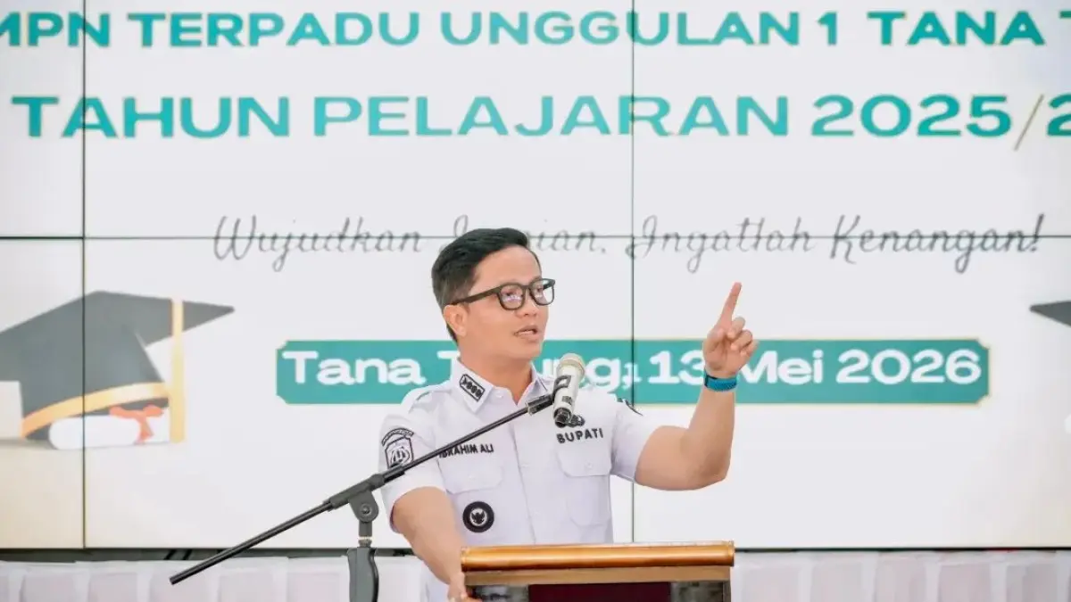 ABDI NEGARA: Bupati Ibrahim Ali saat menghadiri kegiatan pelepasa. siswa kelas IX SMPN TU 1 Tana Tidung, Selasa (12/5).(DOK DISKOMINFO)