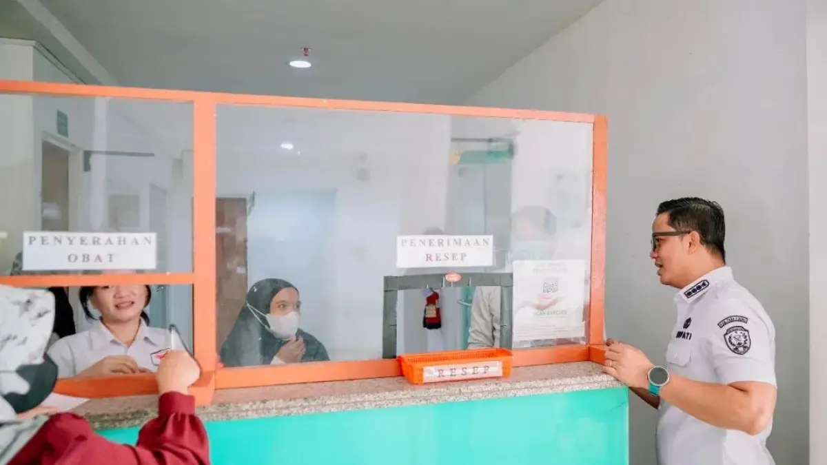SIDAK: Bupati Ibrahim Ali monitoring pelayanan di RSUD Akhmad Berahim Tana Tidung, Selasa 13/5).(FOTO: DOK DISKOMINFO)