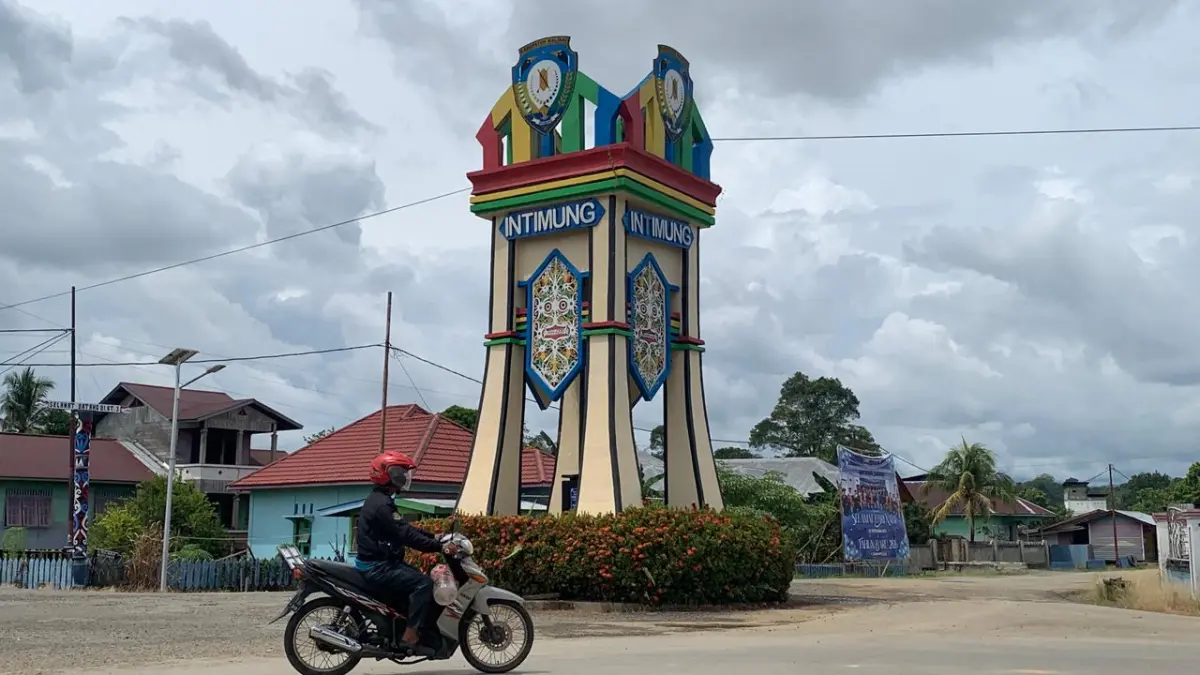 ILUSTRASI:&nbsp; Tugu Intimung di Pulau Sapi salah satu ikon Kabupaten Malinau. FOTO: DIPA/RADAR TARAKAN