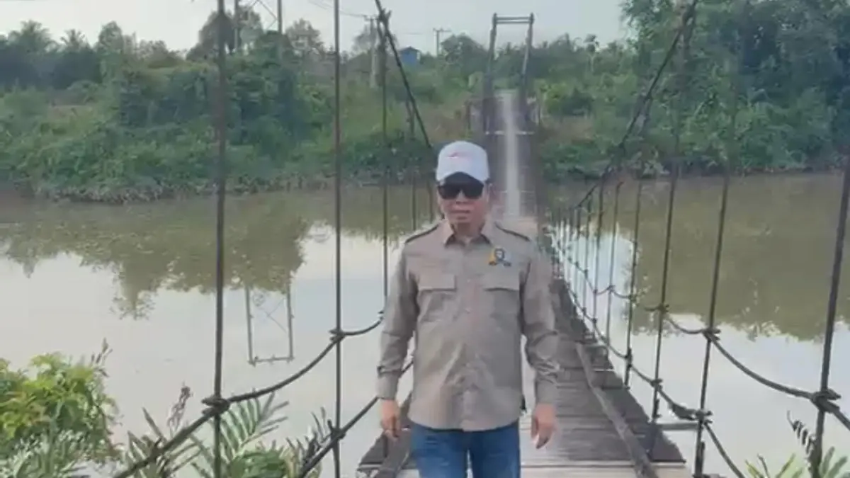 ASPIRASI: Ketua DPRD Kaltara, Achmad Djufrie saat meninjau jembatan Tanjung Buka. FOTO: DPRD KALTARA