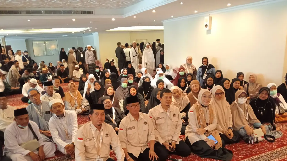 BERSIAP : Ibadah persiapan Armuzna jamaah Kloter 7 Kaltara. ISTIMEWA