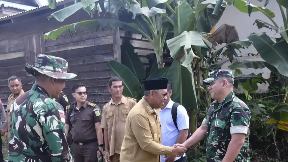 PROKOMPIM
MONEV: Wakil Bupati Malinau, Jakaria saat hadiri monev TMMD bersama jajaran Pangdam VI/Mulawarman di Kabupaten Malinau.