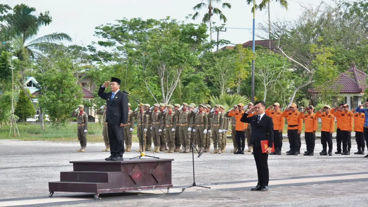 KHIDMAT: Wakil Bupati (Wabup), Kilat, A.Md memimpin upacara peringatan Hari Kebangkitan Nasional (Harkitnas) ke-118 tahun 2026 di halaman Kantor Bupati Bulungan pada Rabu pagi (20/5).&nbsp;