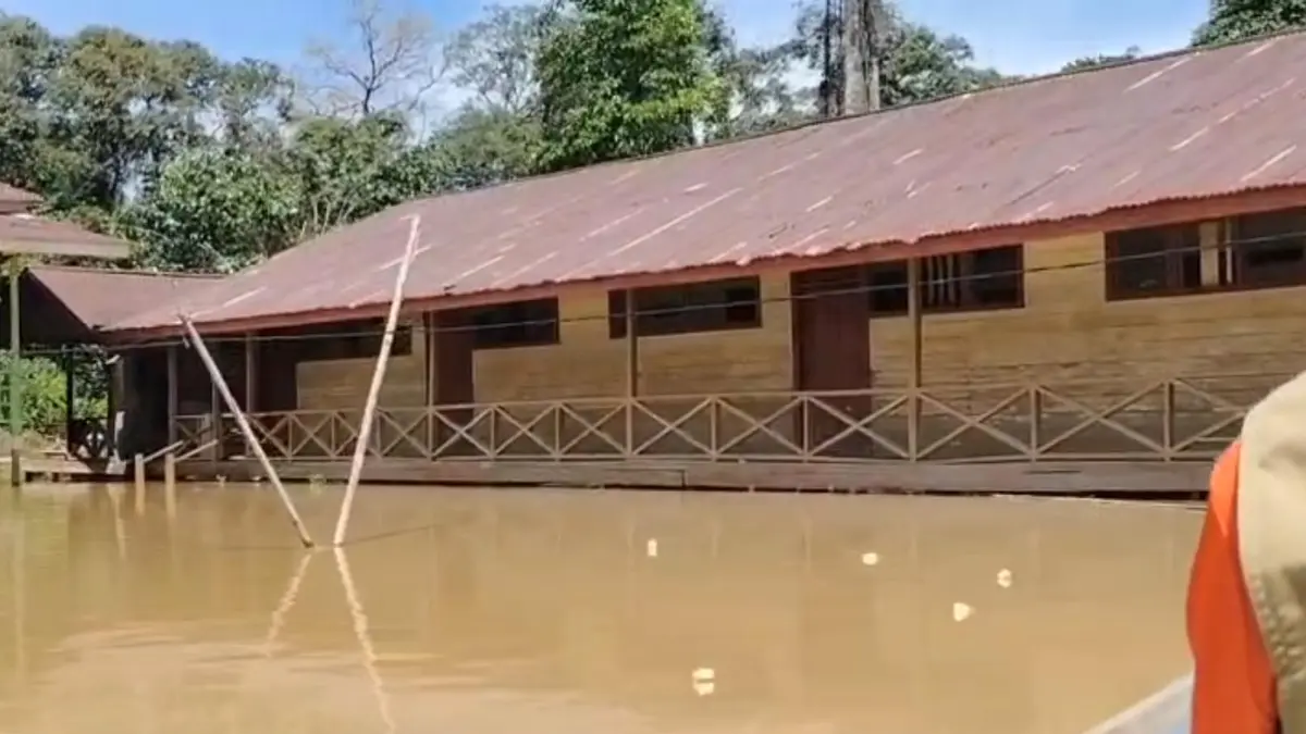MENINGKAT : Ketinggian air di Dua RT di Desa Atap, Kecamatan Sembakung mencapai 1 meter pada Rabu (20/5).&nbsp;