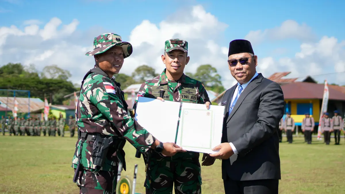 DIPA/RADAR TARAKAN

APRESIASI: Wabup Jakaria saat menghadiri penutupan TMMD ke-128 di Malinau Utara.