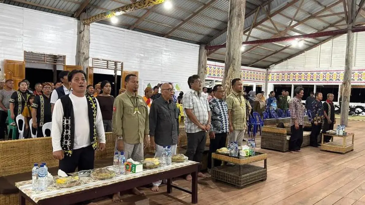 ISTIMEWA

KAWAL: Pemda Malinau yang di wakili Assiten I Kamran Daik hadiri verfikasi Hutan Adat Dayak Abay.