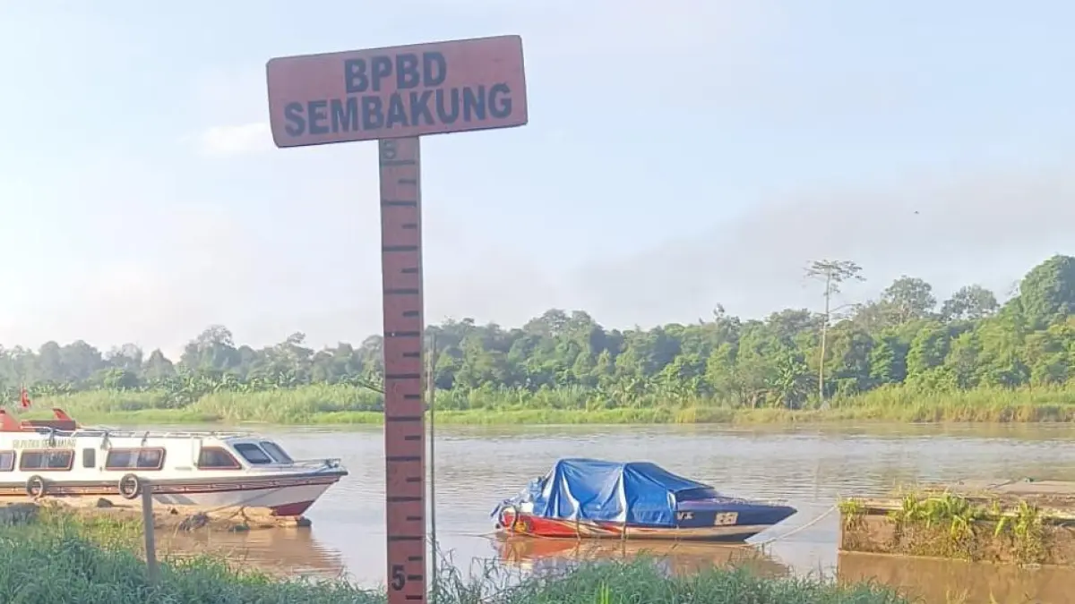KEMBALI NORMAL : Tinggi muka air di Sungai Sembakung menunjukkan debit air terus menerus pasca meningkat sejak Selasa (19/5).&nbsp;