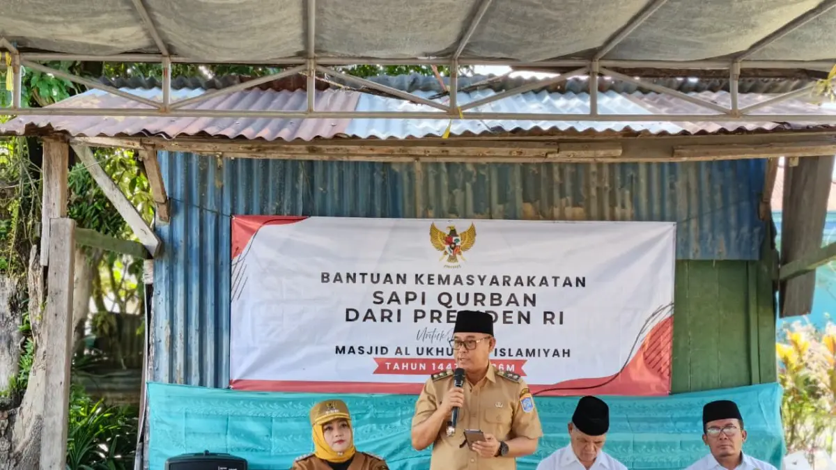 DISERAHKAN : Pemkot Tarakan menyerahkan bantuan hewan kurban berupa satu ekor sapi kepada Lapas Kelas IIA Tarakan.&nbsp; ISTIMEWA