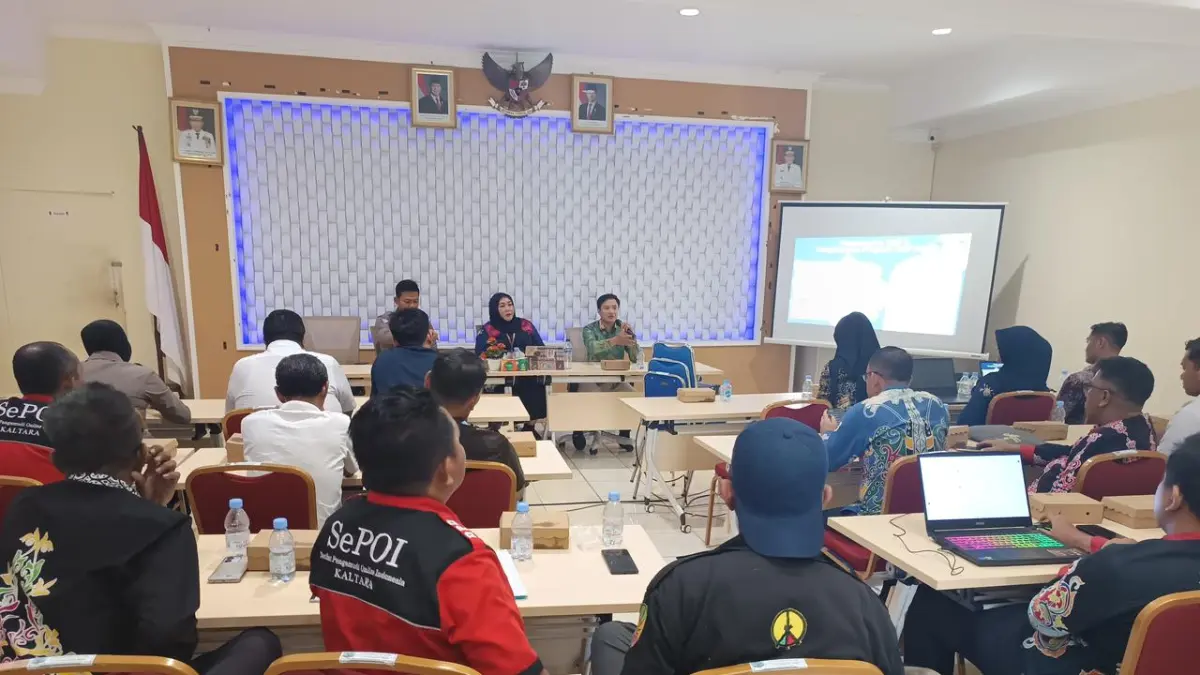 RAPAT EVALUASI: Dishub Kaltara bersama instansi terkait melakukan rapat evaluasi terkait draft tarif batas atas dan tarif batas bawah transportasi online beberapa waktu lalu. ELIAZAR/RADAR TARAKAN&nbsp;