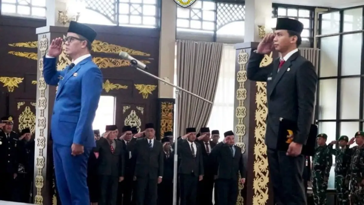 
HARI LAHIR PANCASILA: Bupati Tana Tidung Ibrahim Ali memimpin Upacara Peringatan Hari Lahir Pancasila di Pendopo Djaparudin, Senin (1/6).FOTO: PROKOPIM TANA TIDUNG