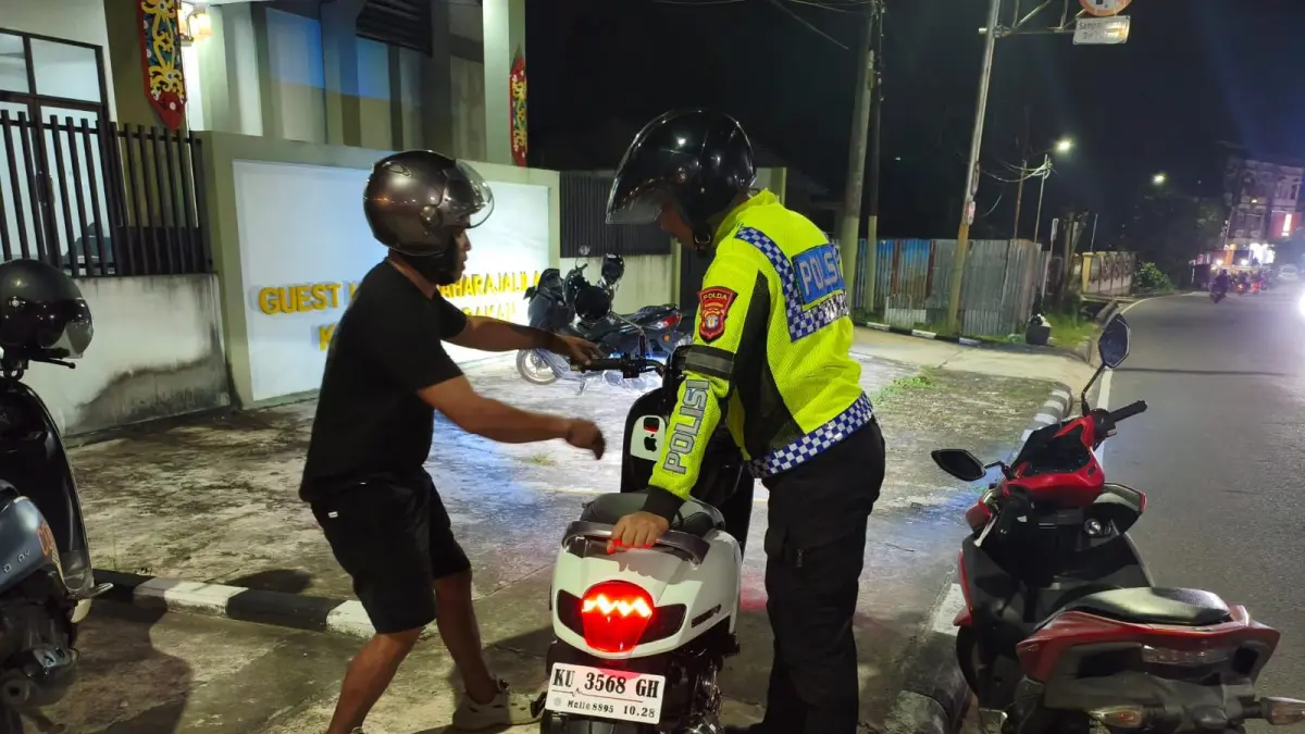 MENURUN : Upaya penertiban yang rutin dilakukan Satlantas Polres Tarakan mulai menunjukkan hasil dan didapati pelanggar penggunaan knalpot brong menurun. SATLANTAS POLRES TARAKAN&nbsp;